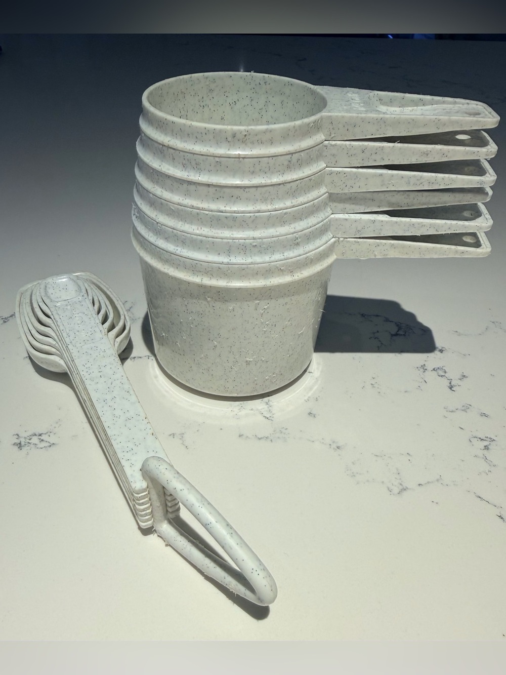 Vintage (1990’s) Tupperware Nesting Measuring Cups and Spoons -  complete set.